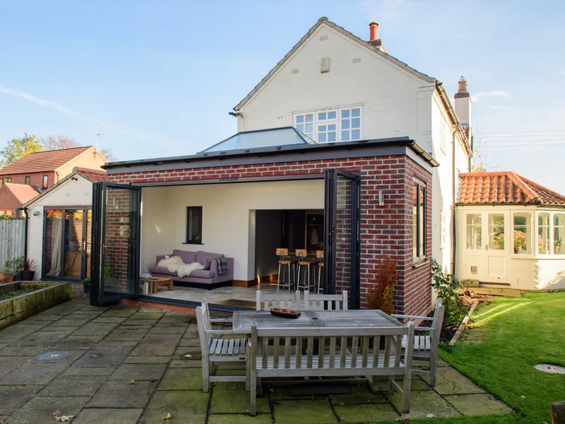 Bifold Plumstead
